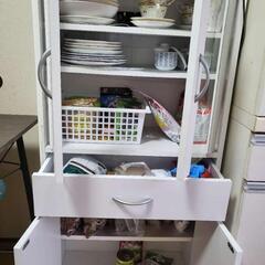 食器棚の画像