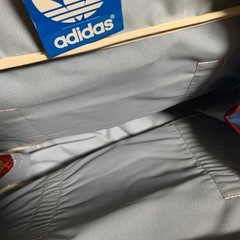 adidas バッグの画像