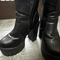 ショートブーツの画像