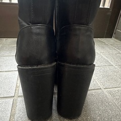 ショートブーツの画像