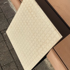 値下げタイルパート３！残り約30枚　400mmＸ400mm厚み９mmの画像