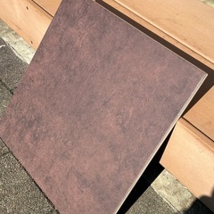 値下げタイルパート３！残り約30枚　400mmＸ400mm厚み９mmの画像
