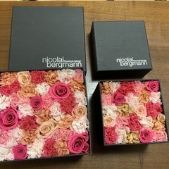 【値下げ】nicolai bergmann プリザーブドフラワーボックス Vivid Love Medium & Smallの画像