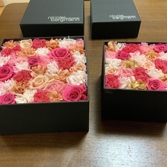 【値下げ】nicolai bergmann プリザーブドフラワーボックス Vivid Love Medium & Smallの画像