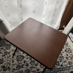 折り畳みテーブル