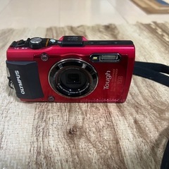 Olympus Stylus TG-4 レッド