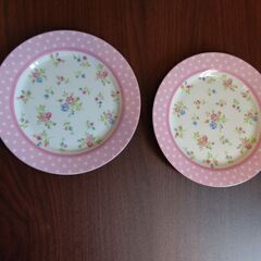 お皿 (取り皿サイズ、ピンク色、花柄)
