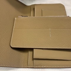 限定お値下げ中です☆即完売商品　新品 リアルレザー長財布 エトゥープ の画像