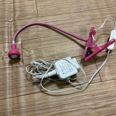 IKEA ライト　クリップ　照明　ベッド　の画像