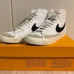 （値段交渉可）NIKE BLAZER MID 77 VINTAGE／WHITE/BLACK／25.5cm／12,000円相当の画像