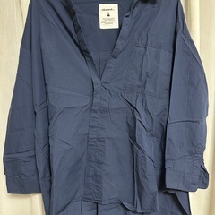 niko and ... ネイビー Vネックシャツ