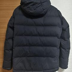 ユニクロ シームレスダウンパーカの画像