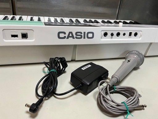お値下げ！　CASIO カシオ 光ナビゲーション 電子キーボード LK-512 61鍵 2020年製 マイク•ACアダプター付属 稼働確認済 中古品 ③