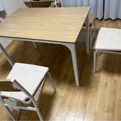 ダイニングテーブルセット
(机、椅子✖️2とIKEAのクッション...