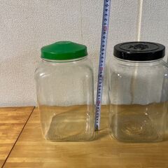 ガラスの保存容器の画像