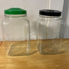 ガラスの保存容器の画像
