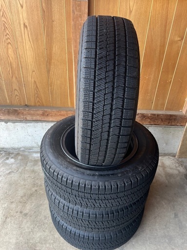 中古スタッドレスタイヤホイール付き195/65R15ブリヂストンVRX2