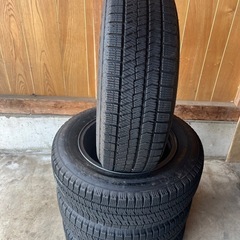 中古スタッドレスタイヤホイール付き195/65R15ブリヂストンVRX2の画像