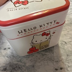 定価3000- ハローキティ ぴんくりぼん 大きな3段ランチボックスの画像