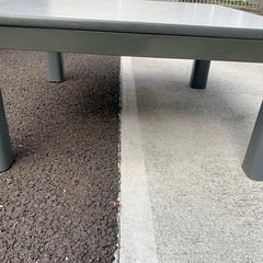 こたつ布団とこたつテーブルの画像