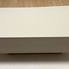 引き出し付きのセンターテーブル