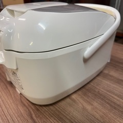 【2021年製】象印　NL-DA10 5.5合　炊飯器の画像