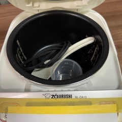 【2021年製】象印　NL-DA10 5.5合　炊飯器の画像