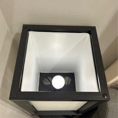 【美品】リモコン付ベッドサイドテーブル+照明の画像