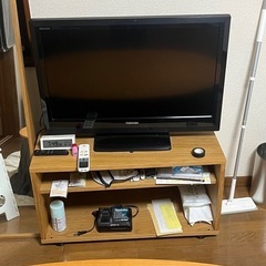 テレビ、テレビ台