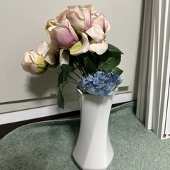 造花と花瓶