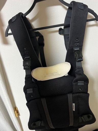 アプリカ、ラクリス抱っこ紐、購入後5分ほどしか使ってません。ほぼ新品