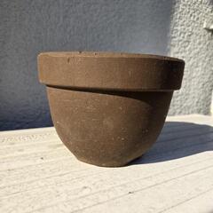 ②陶磁器の植木鉢の画像