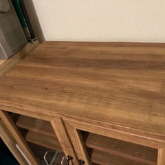 アンティーク風食器棚　キャビネットの画像