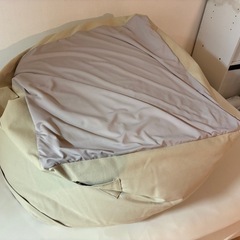 ヨギボー似の1人掛け用ビーズソファ　　　
