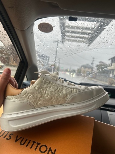 VUITTON スニーカー　お買い得　