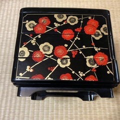②漆塗り 漆器 合成漆器？　三段重 重箱 お弁当箱 お節料理　昭和レトロの画像
