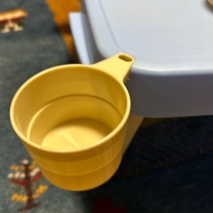 おりたたみ持ち運びアウトドアテーブルコップつきの画像