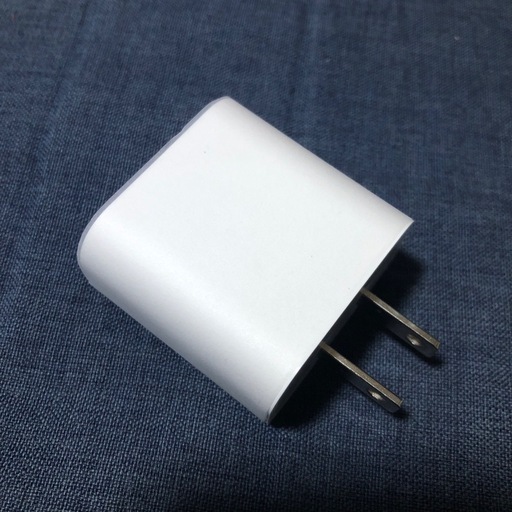 新品未使用 iPhone Android 急速純正品質充電PD電源20WアダプターUSBType-c 不要の為に格安価格でお譲りします