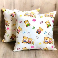 クマのキャラクター クッションカバー 新品未使用　2枚