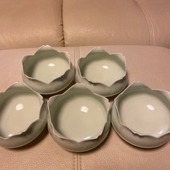 青磁の小鉢5個組（中古品）の画像