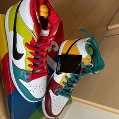 新品 nike dunk high の画像