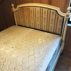 アンティーク　ダブルベッドの画像
