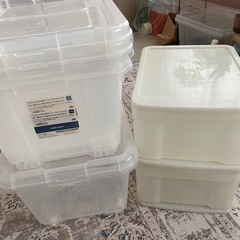 クローゼット収納4個と引き出し2個