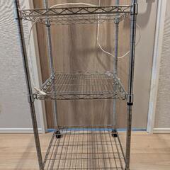 キャスター付きラックの画像