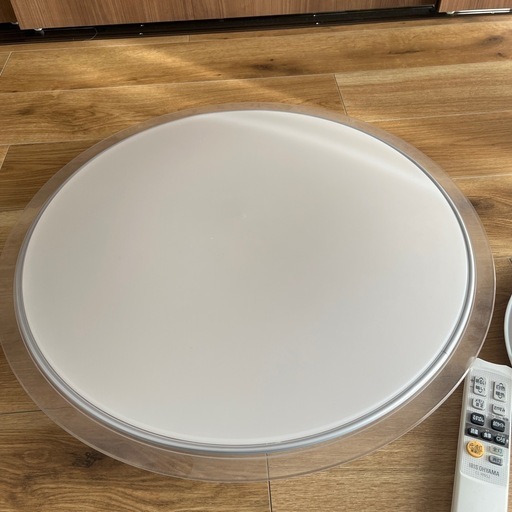 LED\n調光調色リモコン付き 8畳用シーリングライト