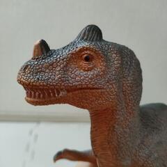 大きい恐竜フィギュア　ケラトサウルス　トリケラトプス　精巧な作りの画像