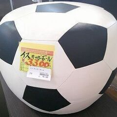 ID:60574625　イス　サッカーボール