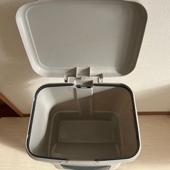 分別ゴミ箱の画像