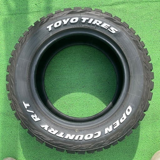 ハイエース　タイヤ　TOYO OPENCOUNTORY 16インチ