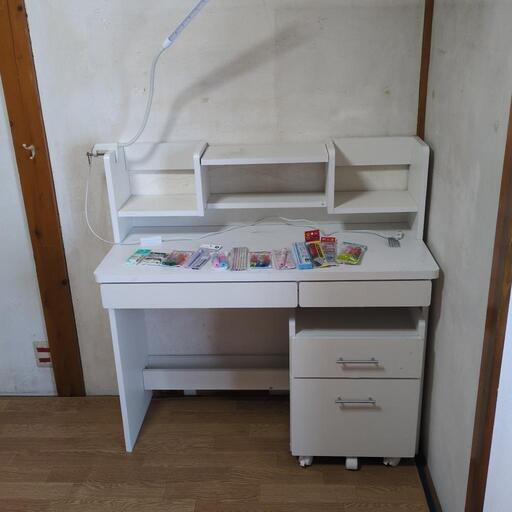 学習机と未使用文房具